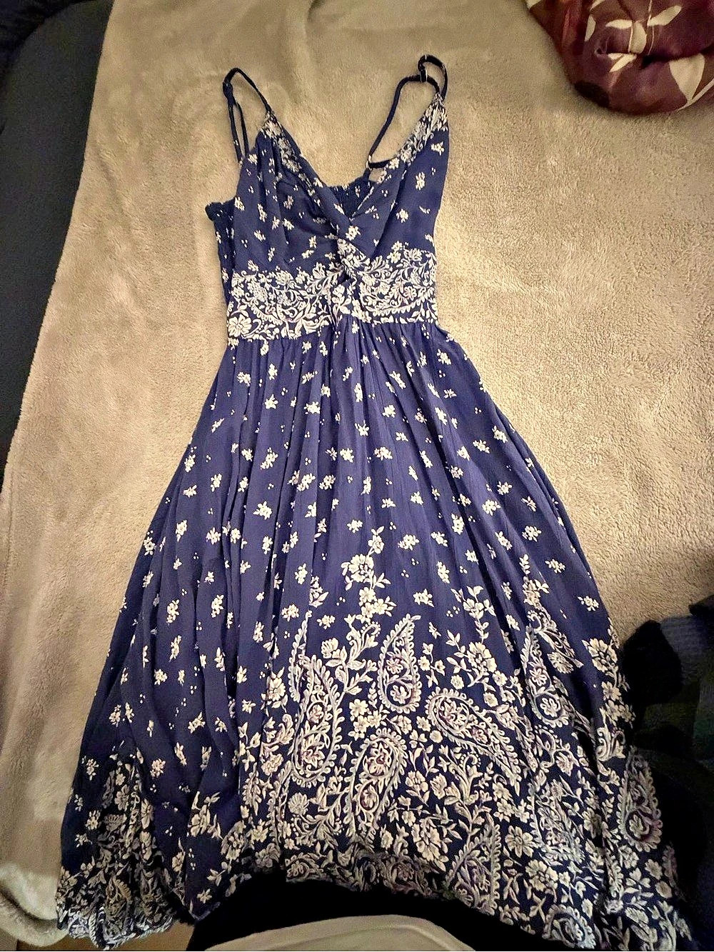 ANGIE Floral Print Front Twist & White Medium